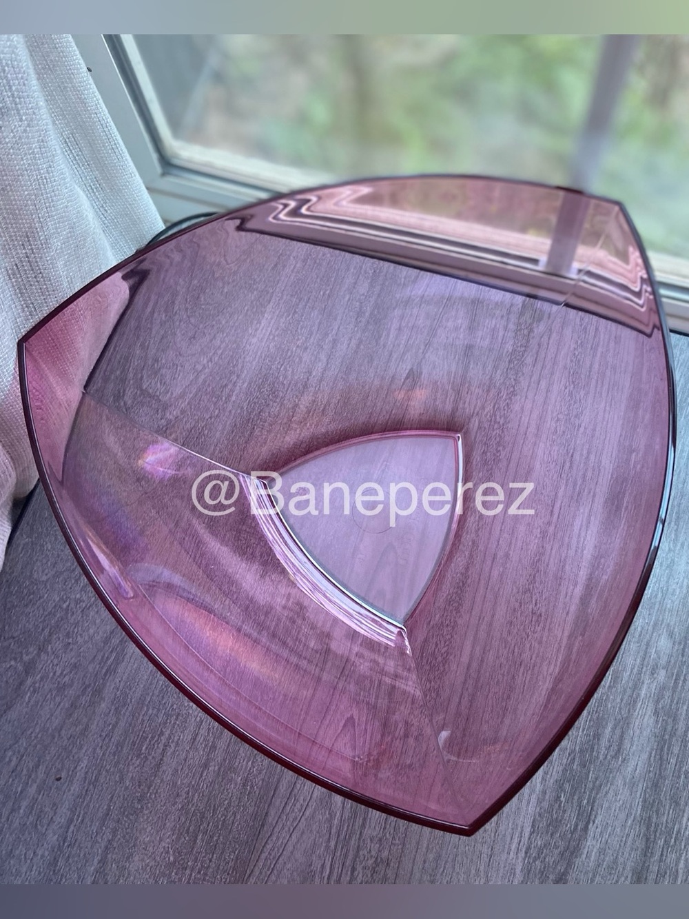 Tupperware Pink Triangular Serving Bowl - Picture 2 of 3